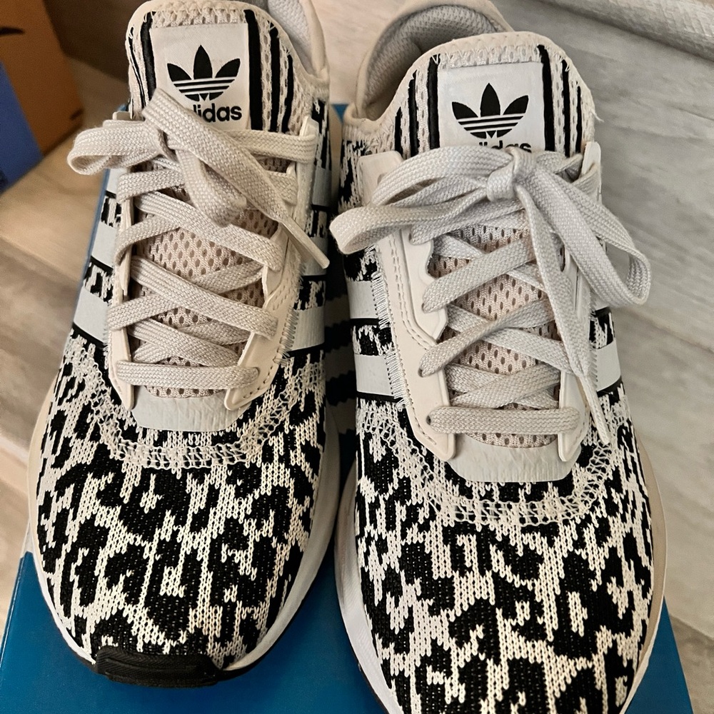 New Adidas Swift X Women’s size 7